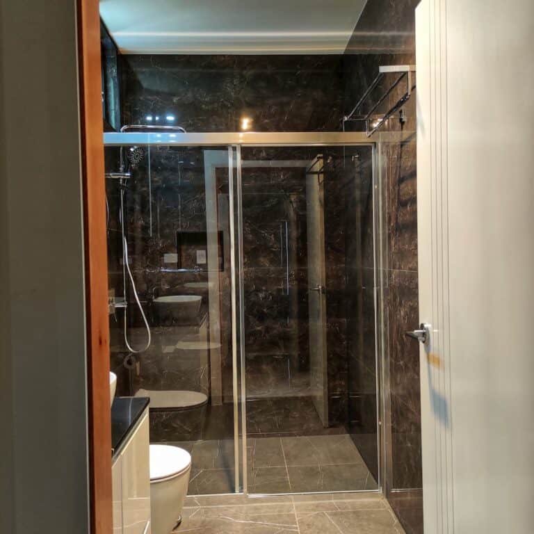 Rising Construction bathroom